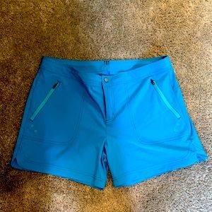 Title Nine Rogue Shorts 5”